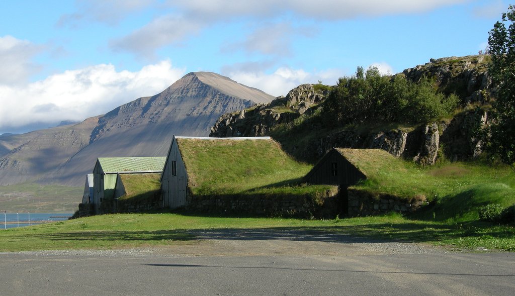 Featured image for “Endurbygging Hlíðartúnshúsanna á lokastigi”